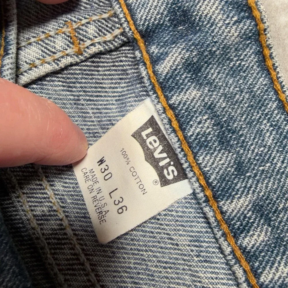 Vintage Levis 560 Jeans Mens 30x34 Blue Relaxed Tapered Distressed Made USA